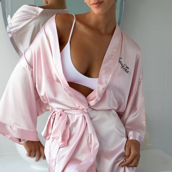 LOVING TAN Deluxe Robe in Pink Size OSFM - Picture 1 of 9